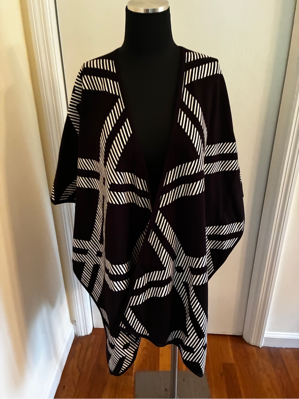 Chico’s poncho EUC
